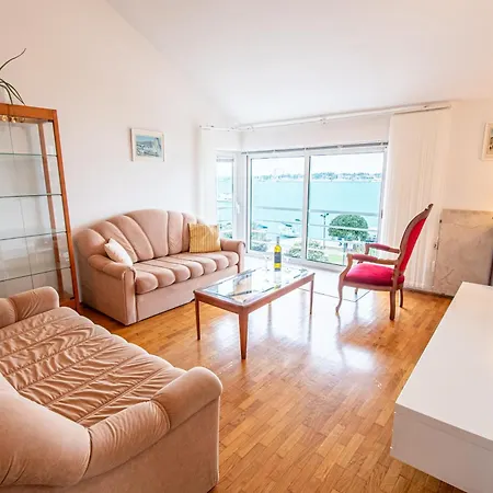 Center Istria Croatia With Seaview By Rentistra Apartment