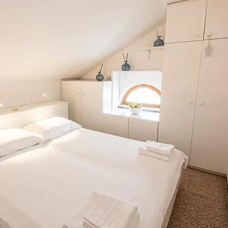 Center Istria Croatia With Seaview By Rentistra Apartment